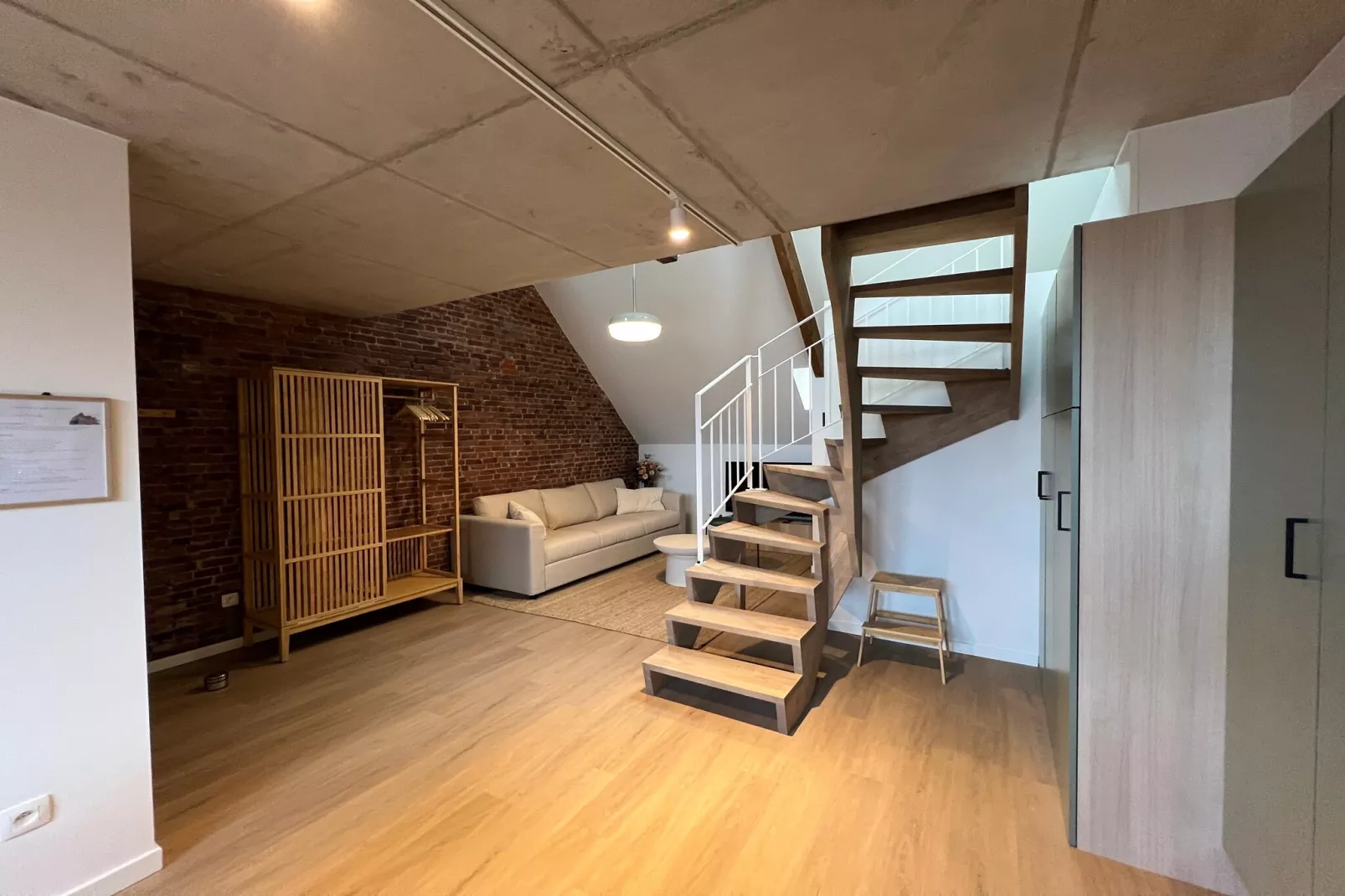 Malta 7B- Second and 3th Floor - Salon