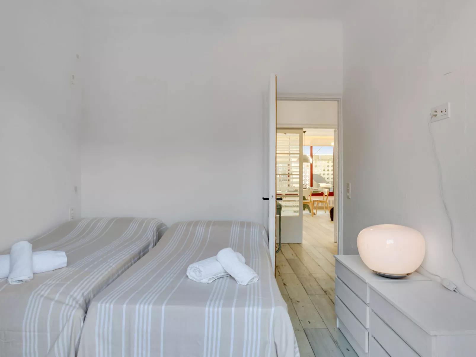 Bright & Artistic - Inside