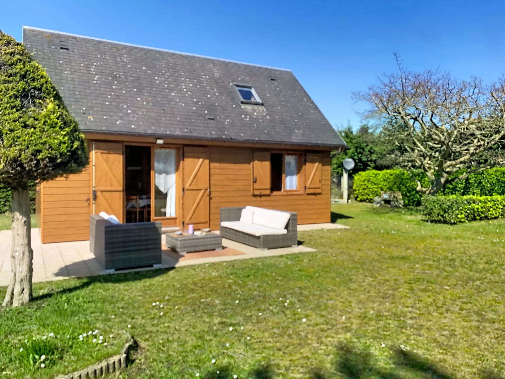 Le Chalet - Draußen