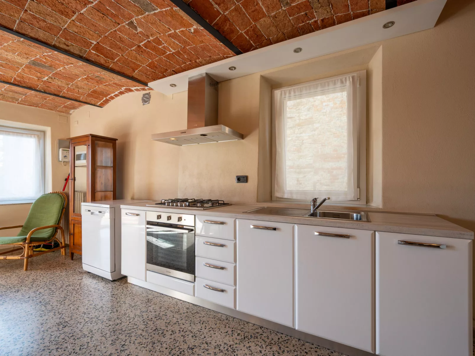 Nonna Maria del Pio - Inside