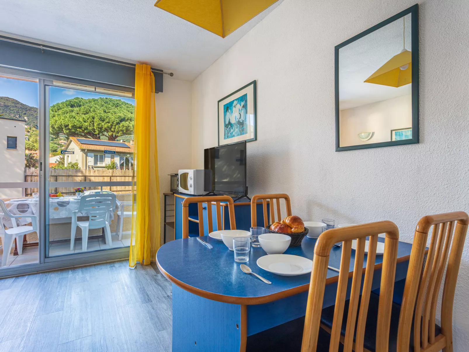 Santa Barbara - Drinnen