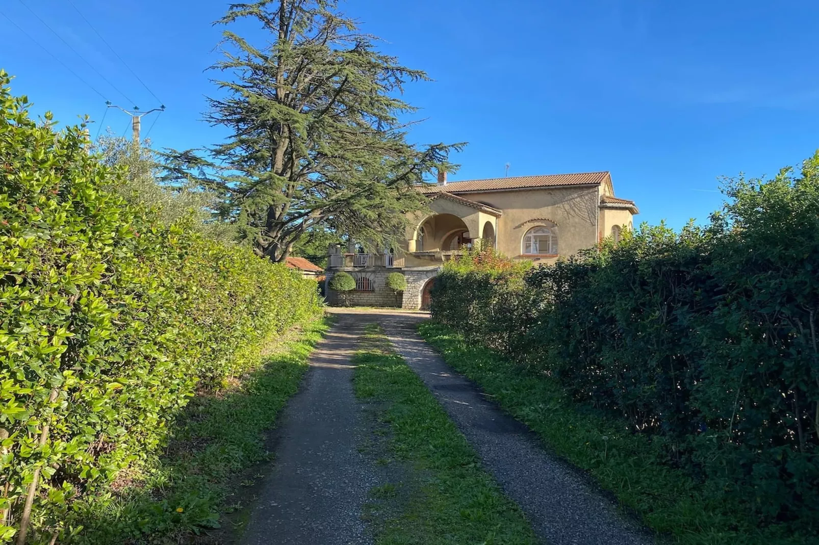 Grande Maison et piscine privée - Außenbereich Sommer