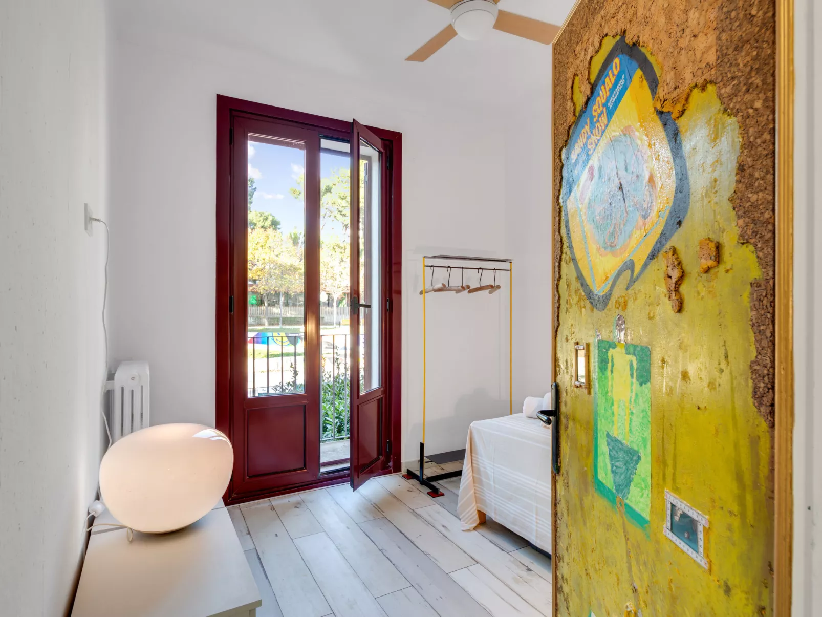 Bright & Artistic - Inside