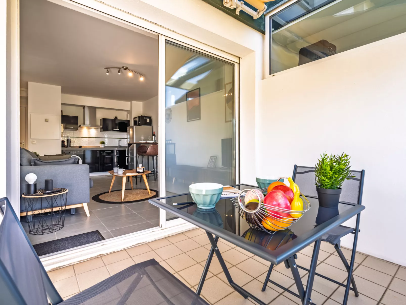 Argi betean - Outside