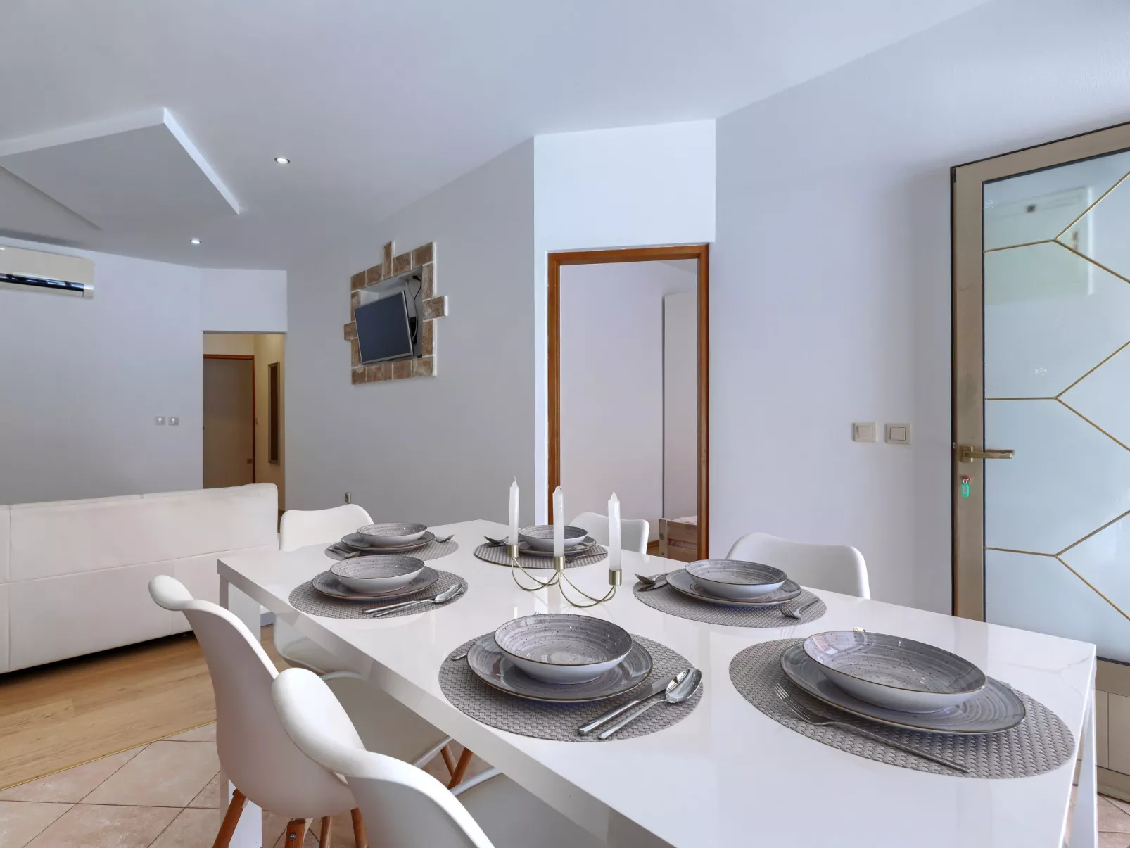 Milanković - Drinnen