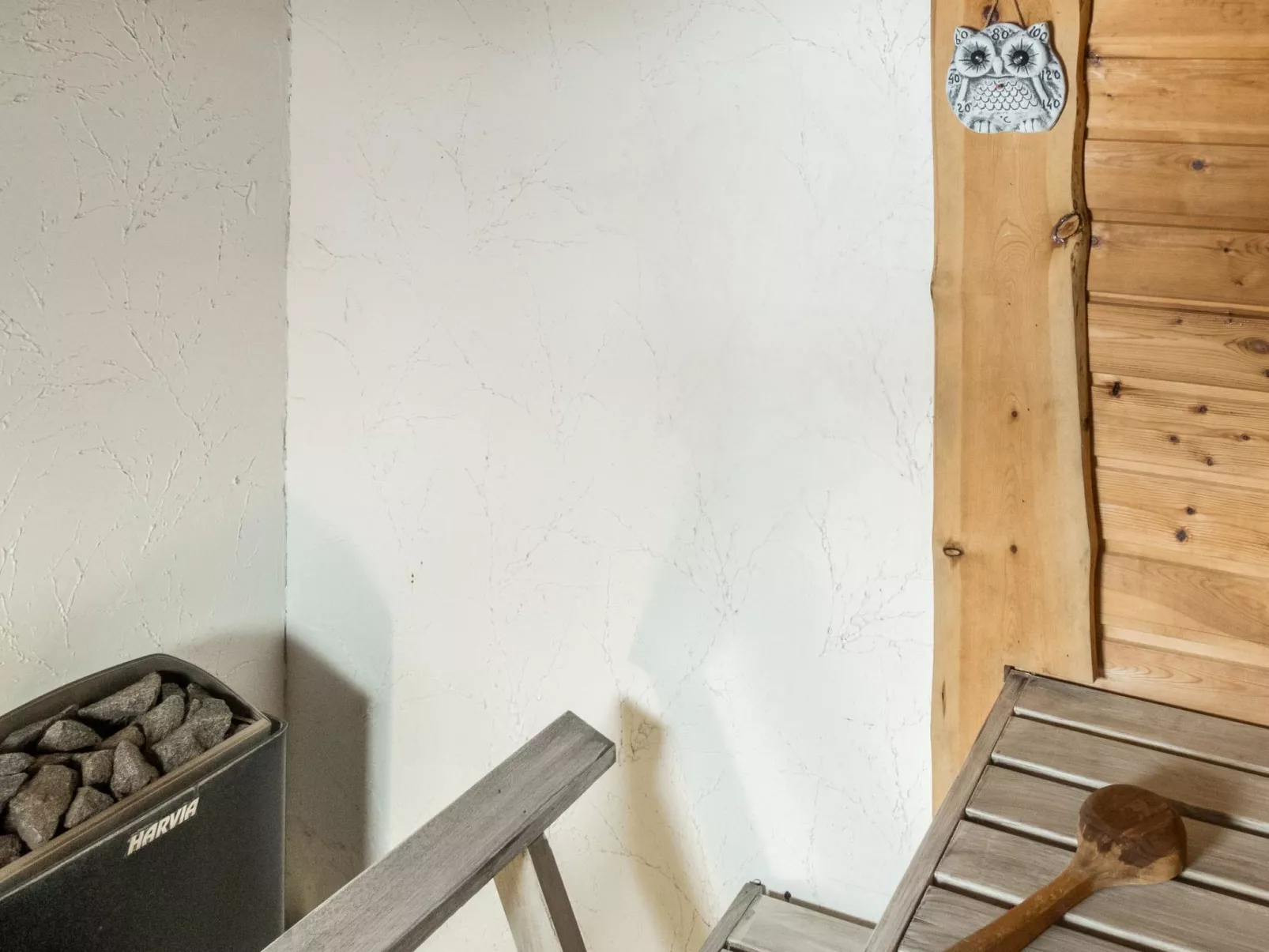 Pikkupöllö - Dedans