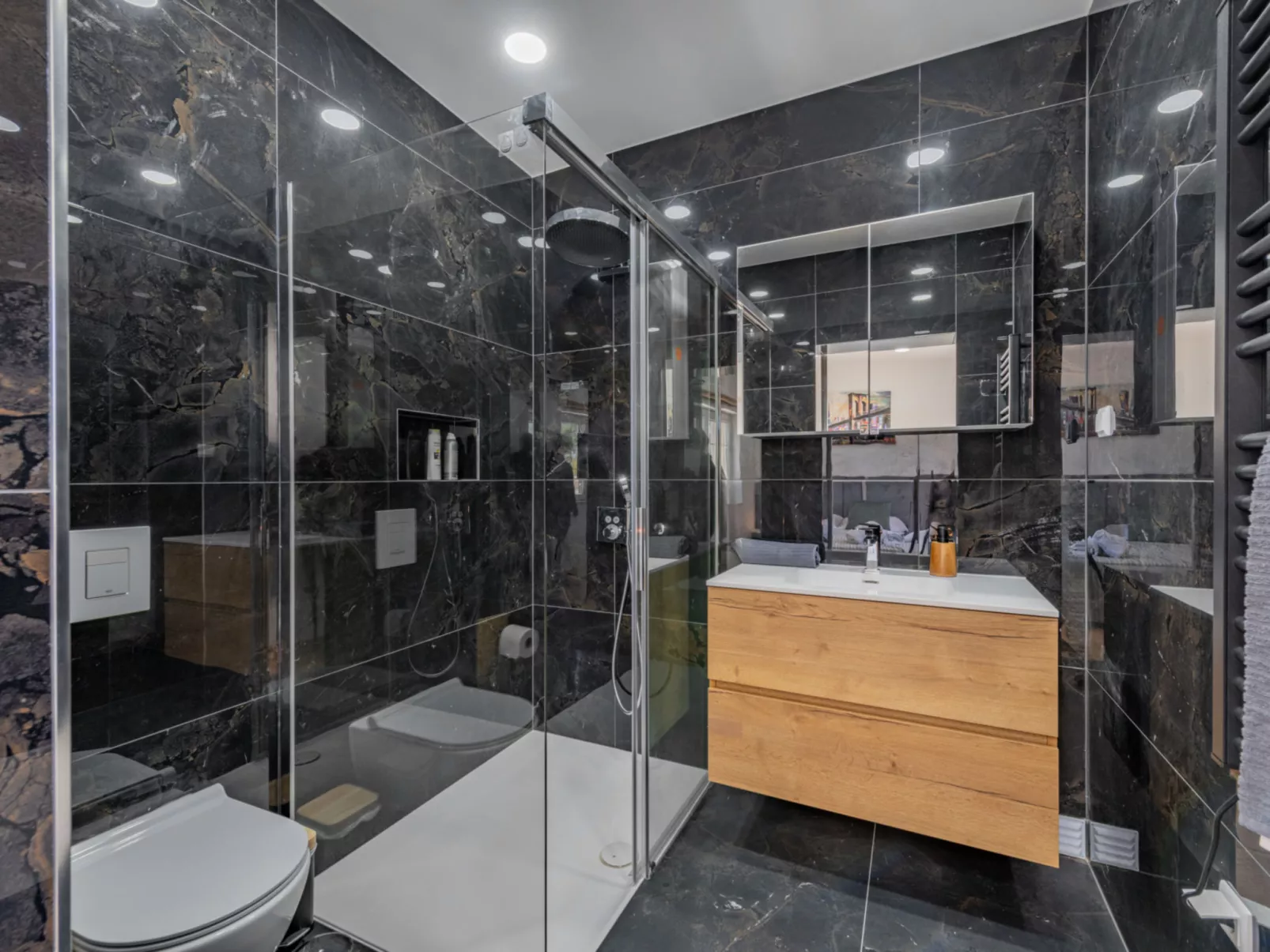 V4 Águia Vermelha - Inside