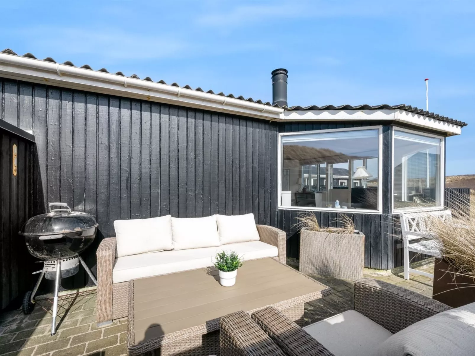 "Jorie" - 100m from the sea - Outside