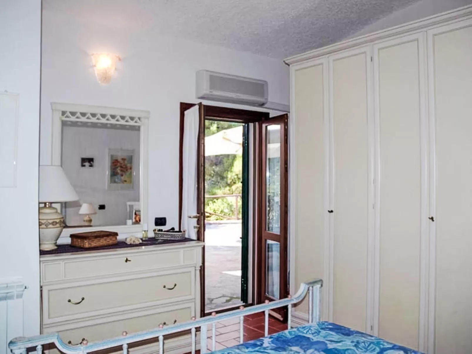 Villa Cecilia - Inside