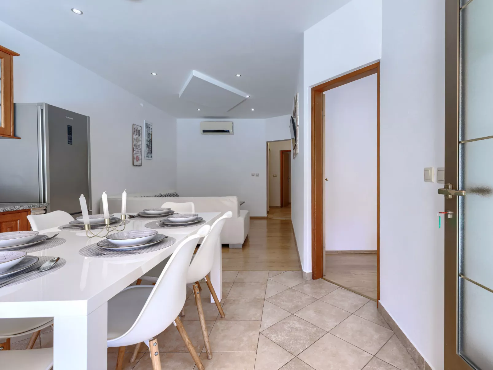 Milanković - Drinnen