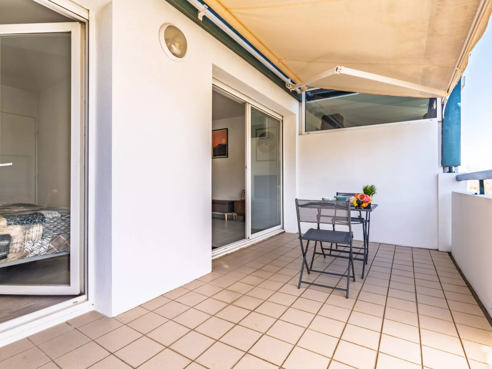 Argi betean - Outside