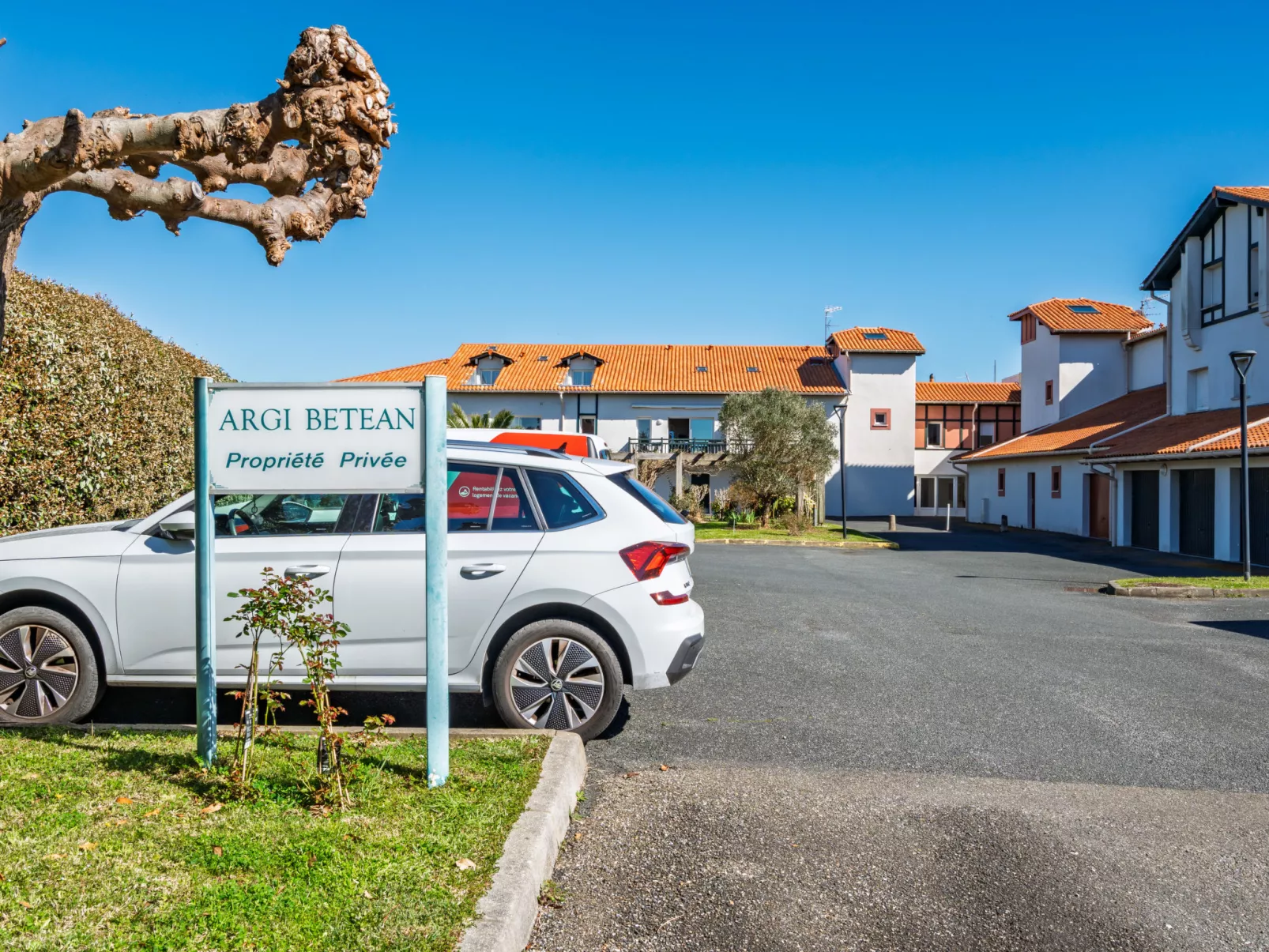 Argi betean - Outside