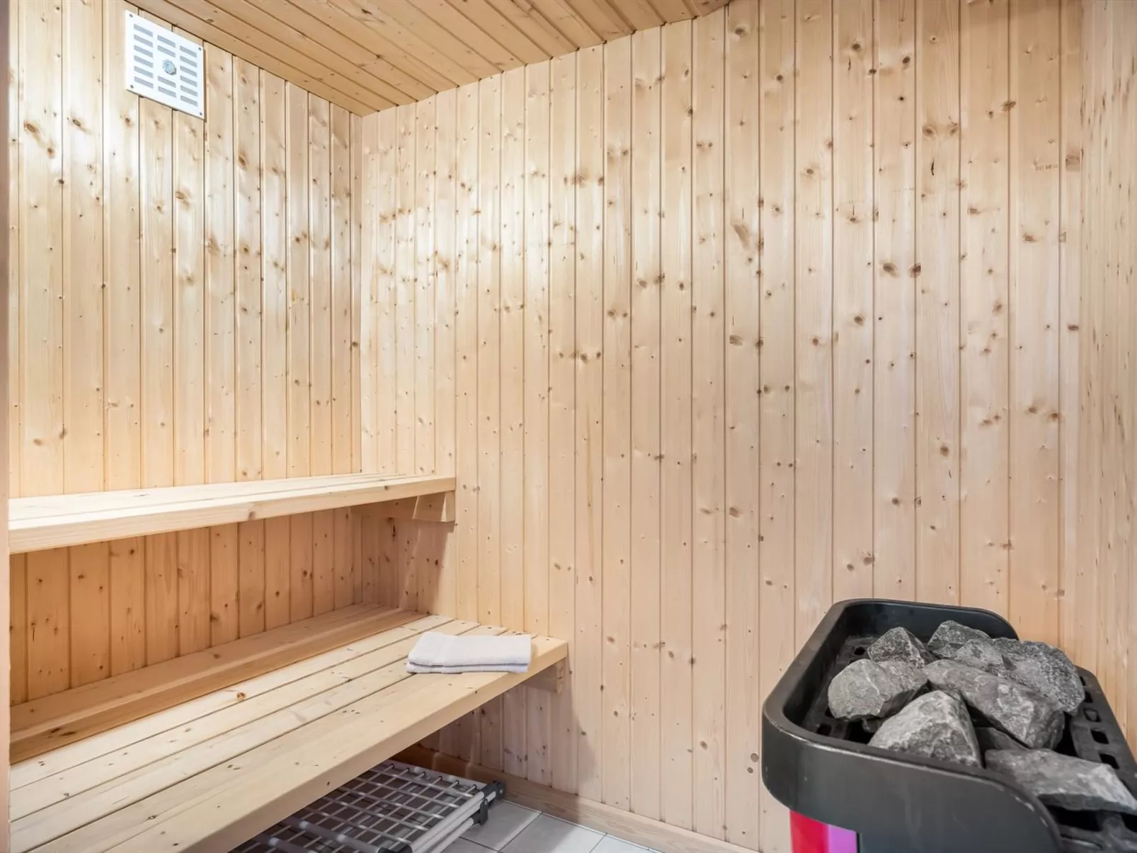 "Zafirka" - 364m from the sea - Inside