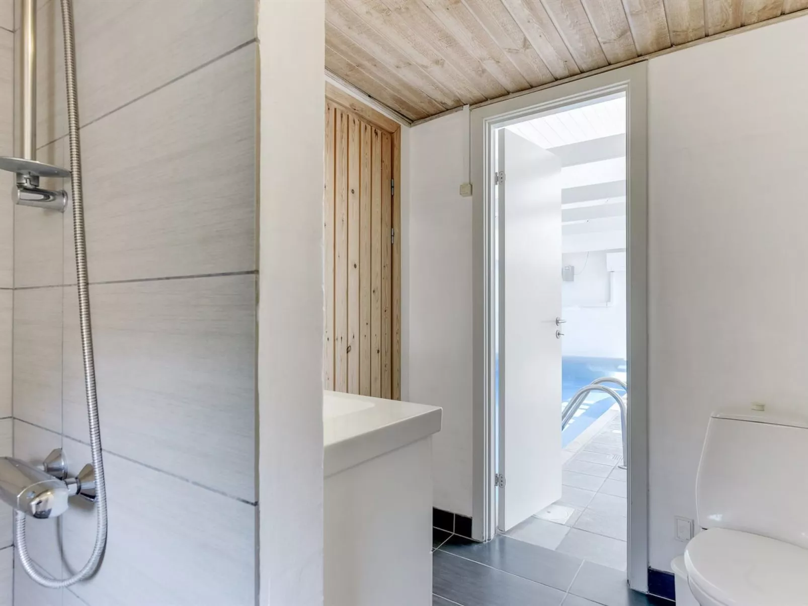 "Laetitita" -  from the sea - Inside