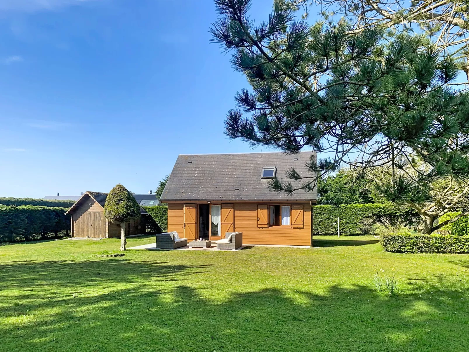 Le Chalet - Draußen