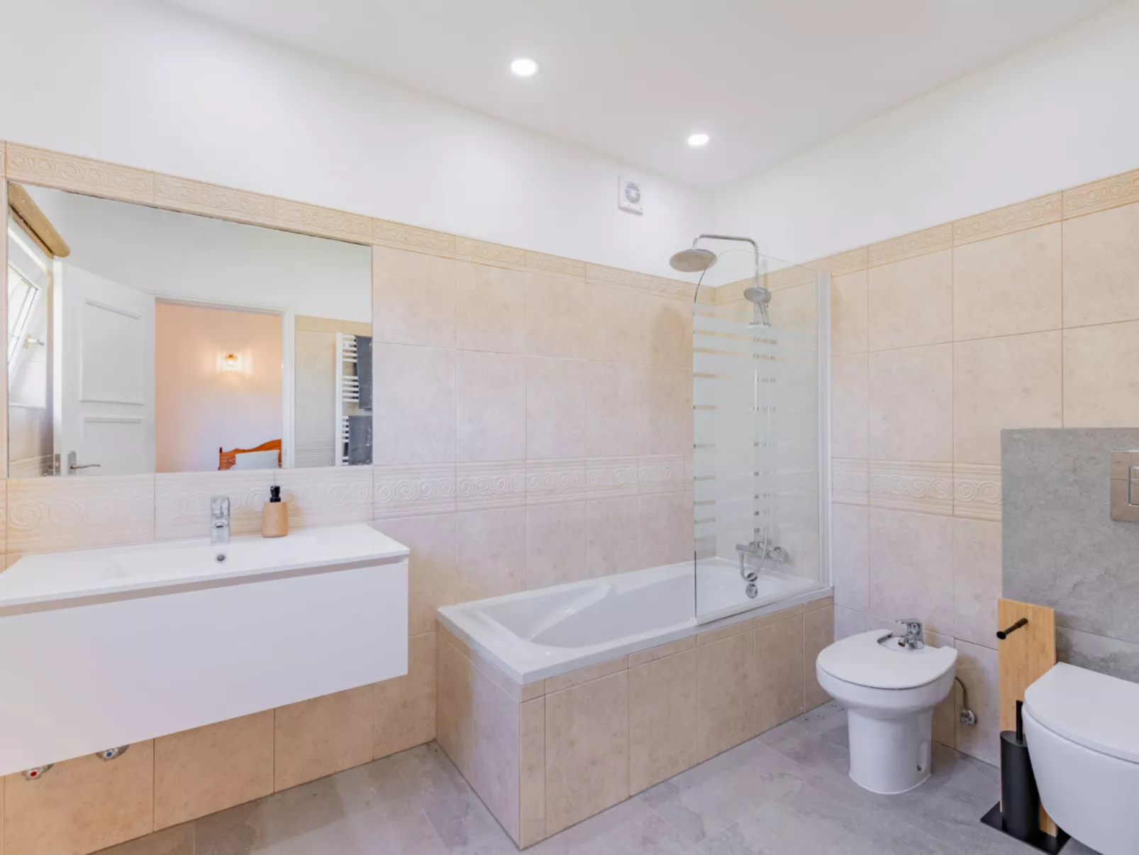 V4 Águia Vermelha - Inside