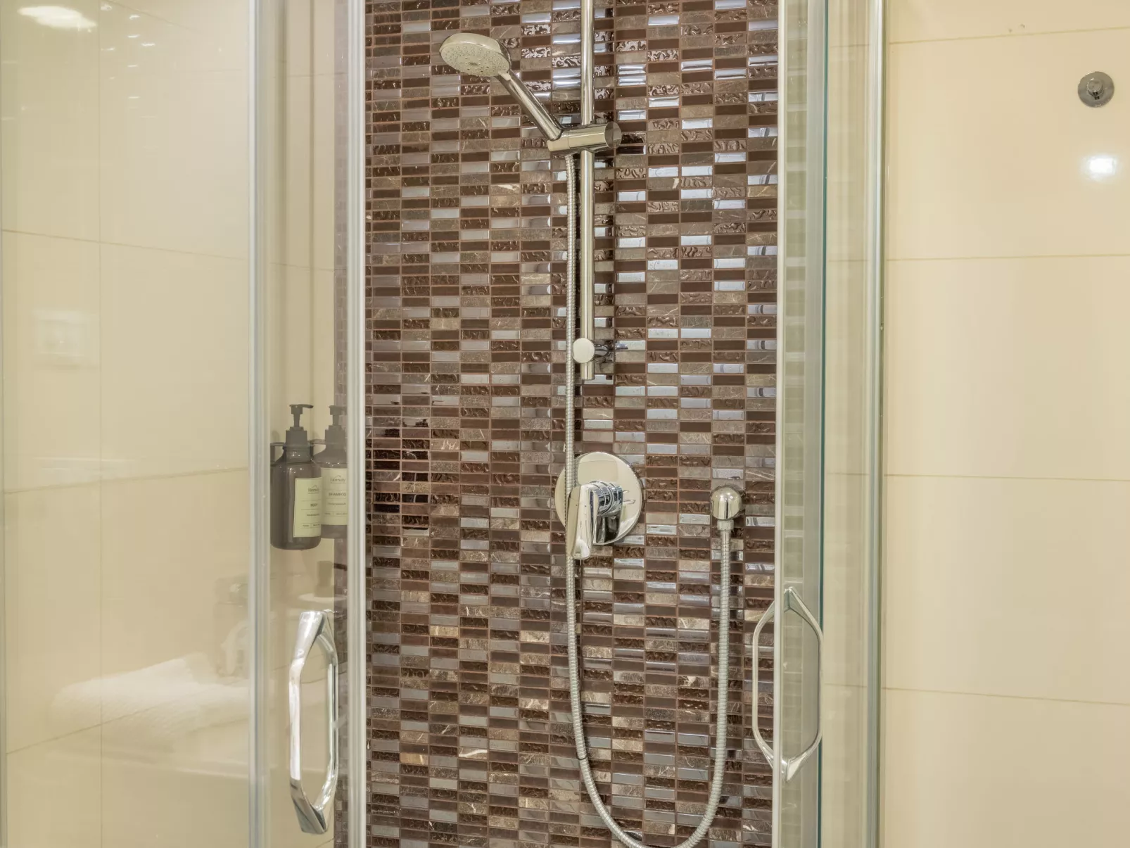 Čelakovsky - Drinnen