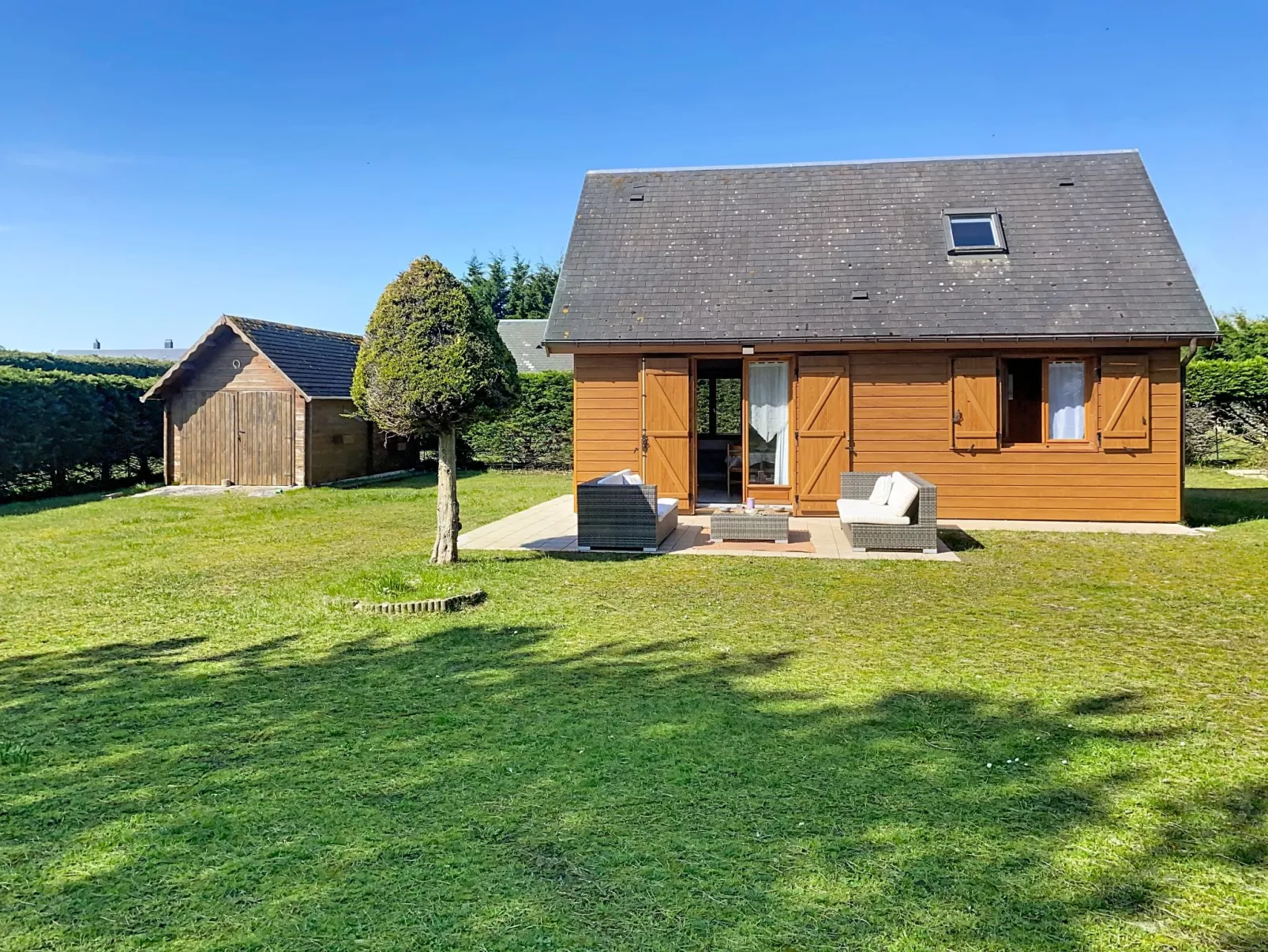 Le Chalet - Draußen