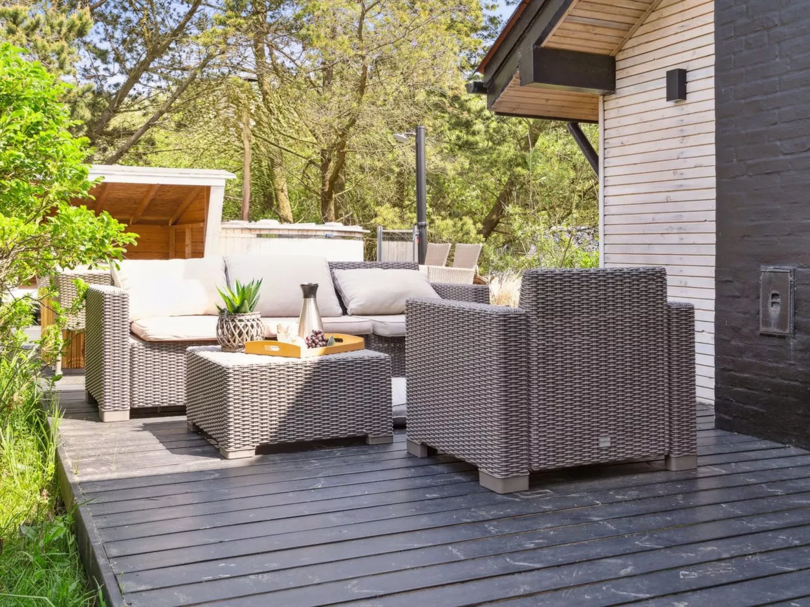 "Julie" - 1.5km from the sea - Outside