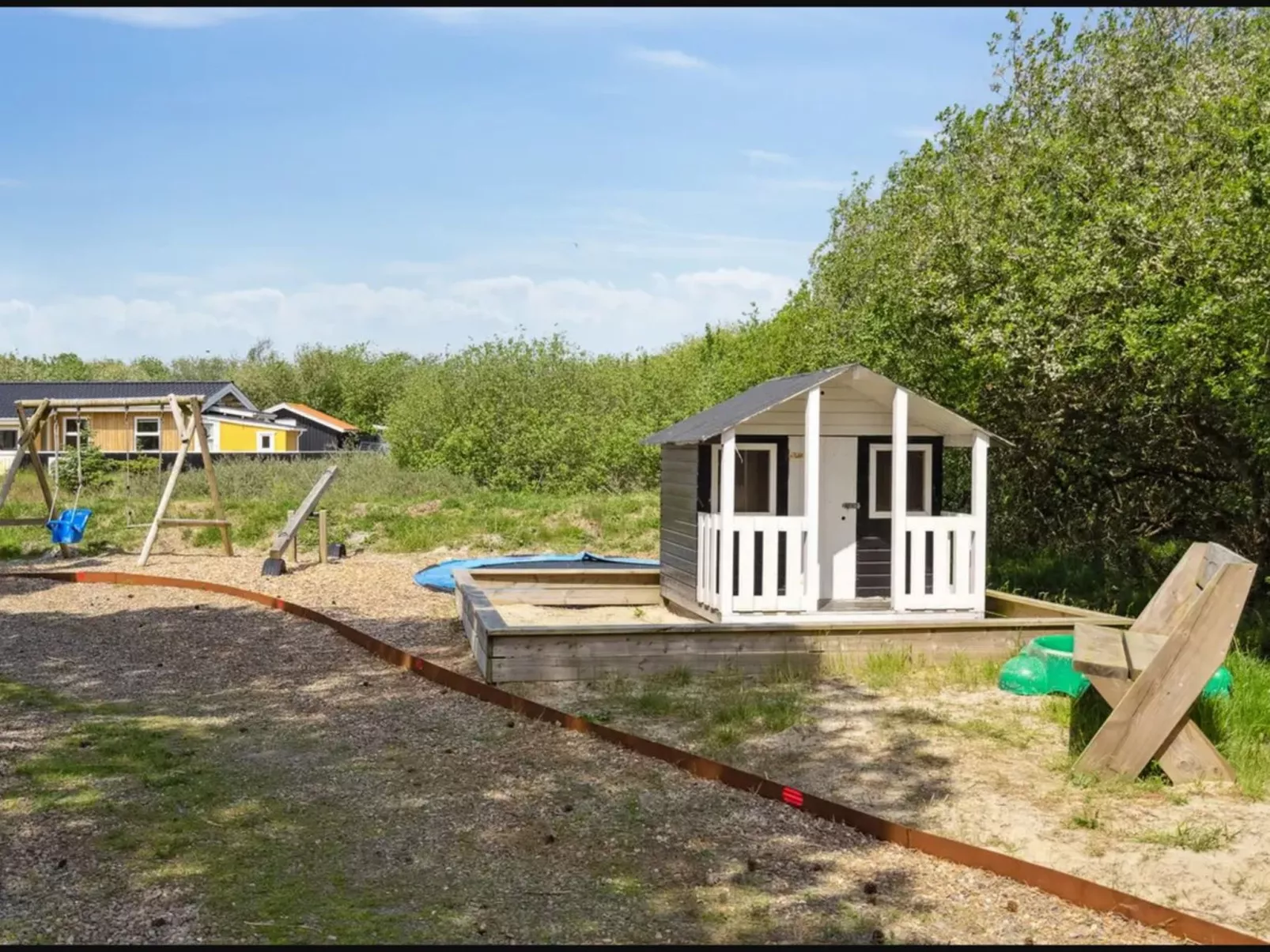 "Julie" - 1.5km from the sea - Outside