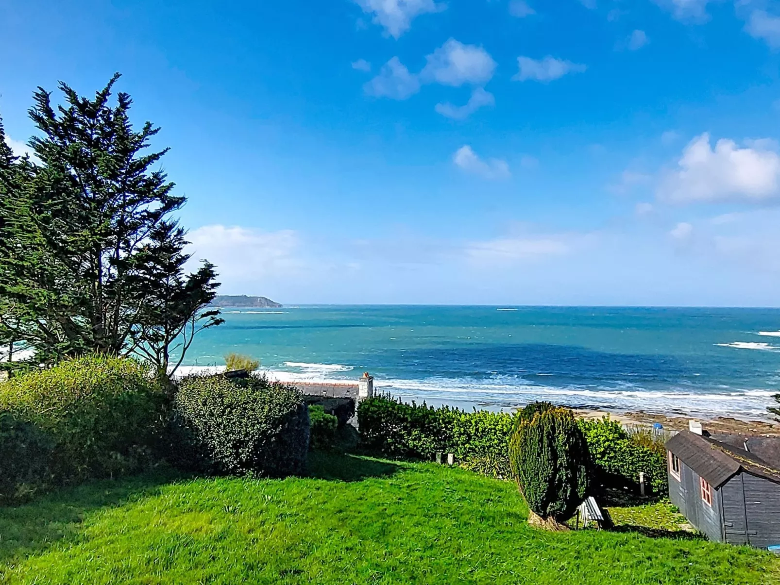 Ty Kérael - Outside