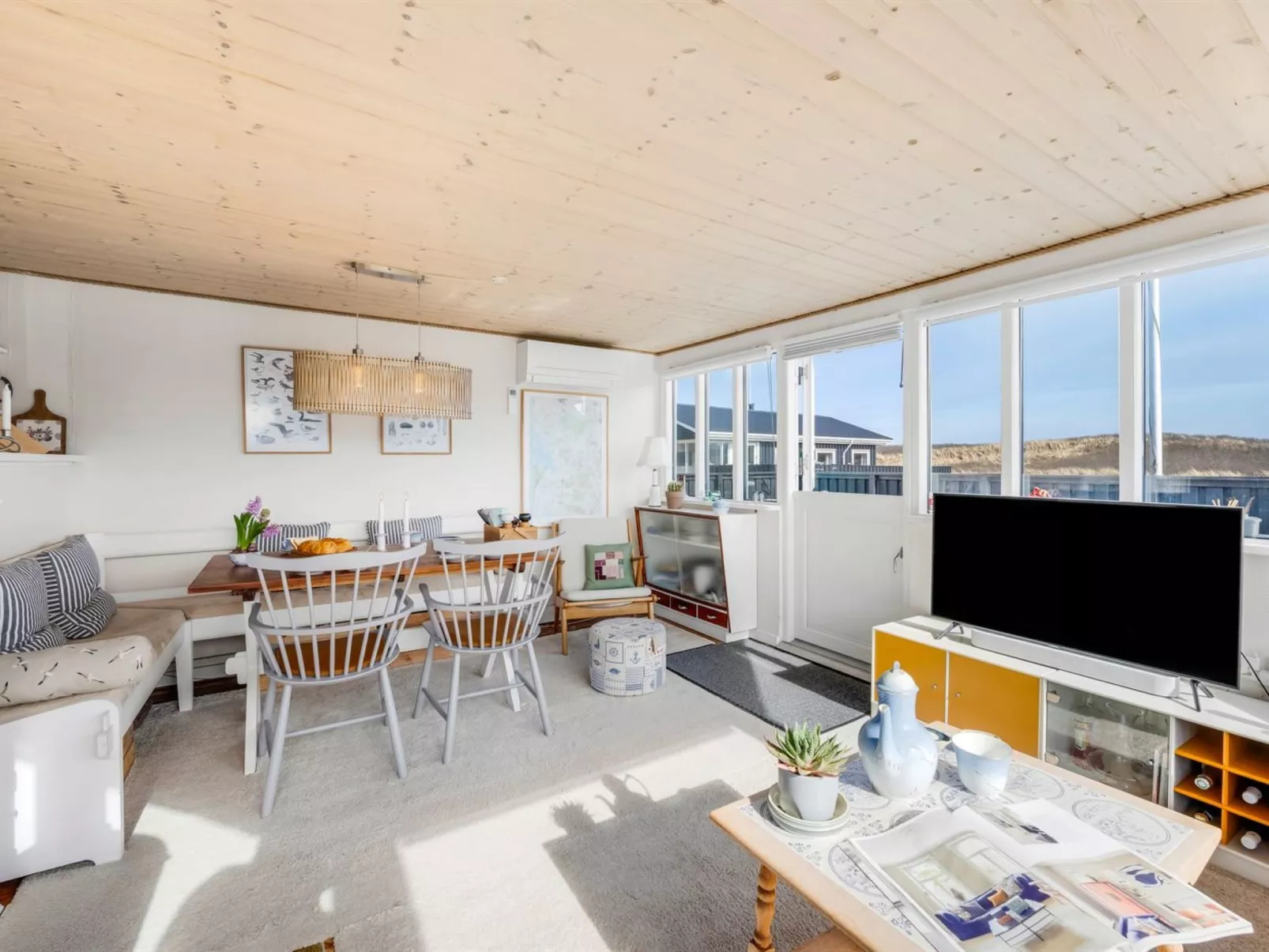 "Jorie" - 100m from the sea - Inside