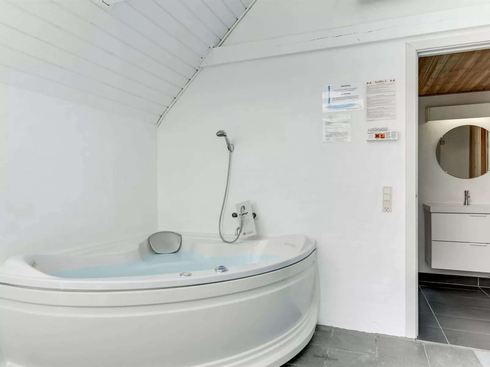 "Laetitita" -  from the sea - Inside