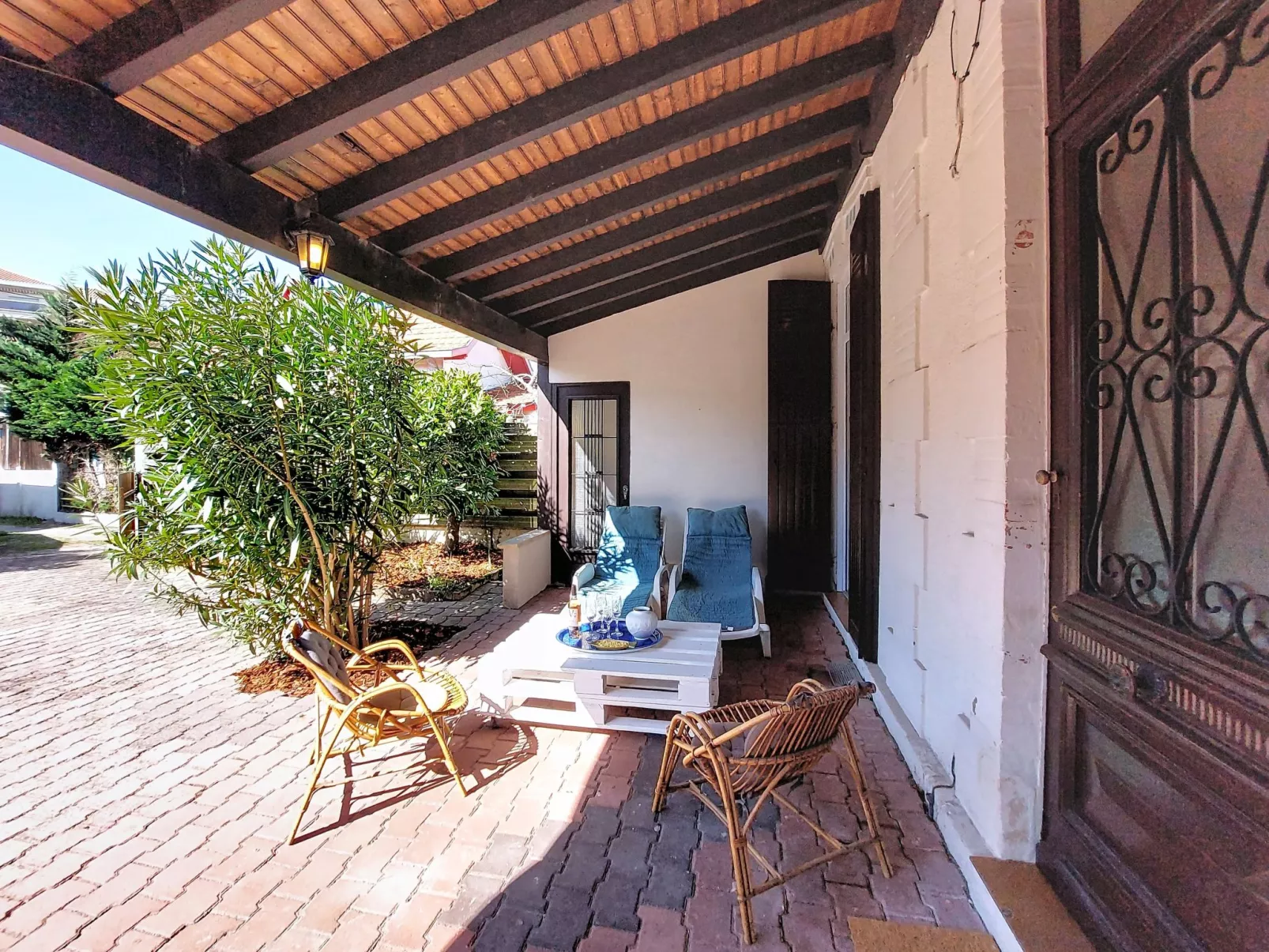 La Belle Héricart - Draußen