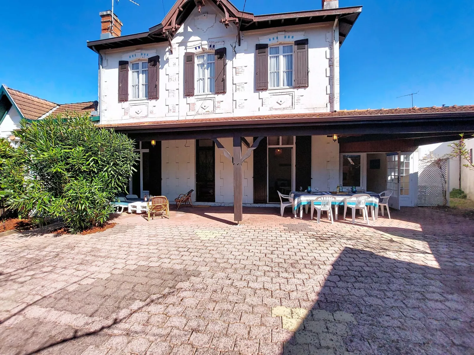 La Belle Héricart - Draußen