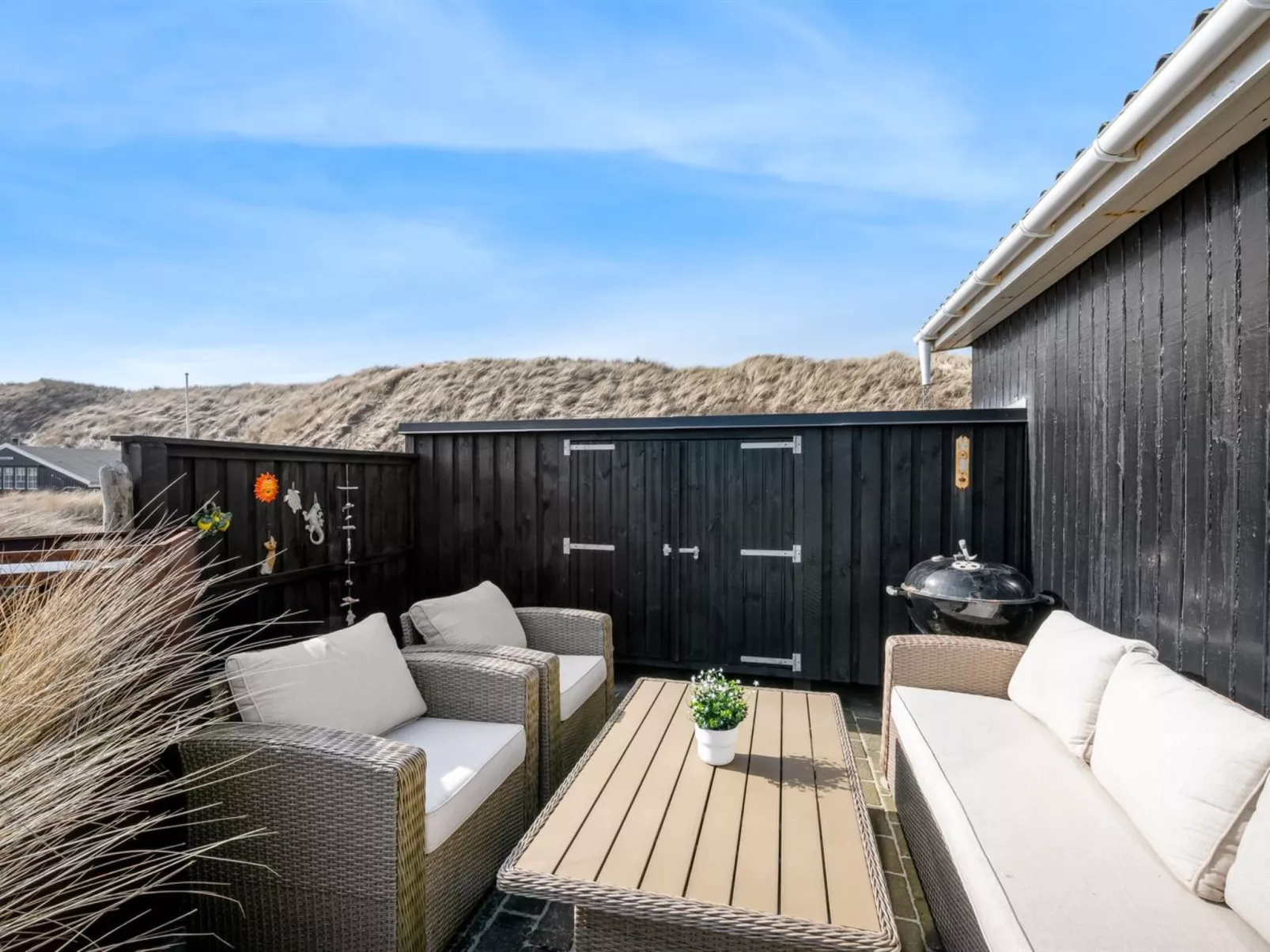 "Jorie" - 100m from the sea - Outside