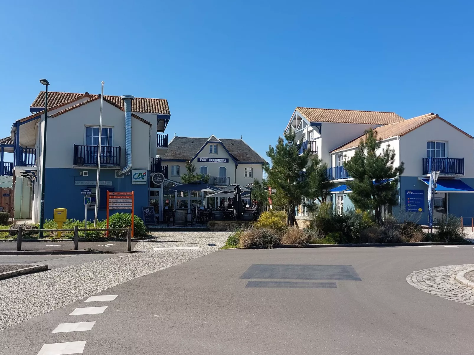 Le Saint Hilaire - Draußen