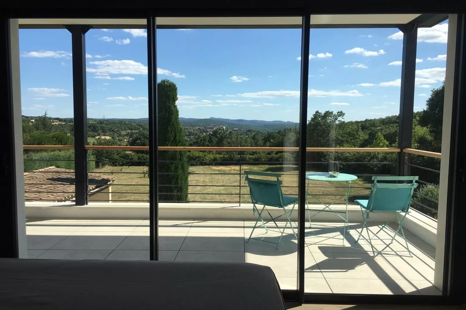 Belle maison avec piscine à débordement chauffée - Terrasse / balcon