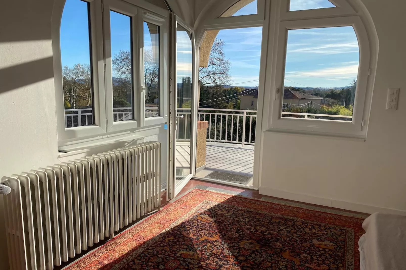 Grande Maison et piscine privée - Aussicht Sommer