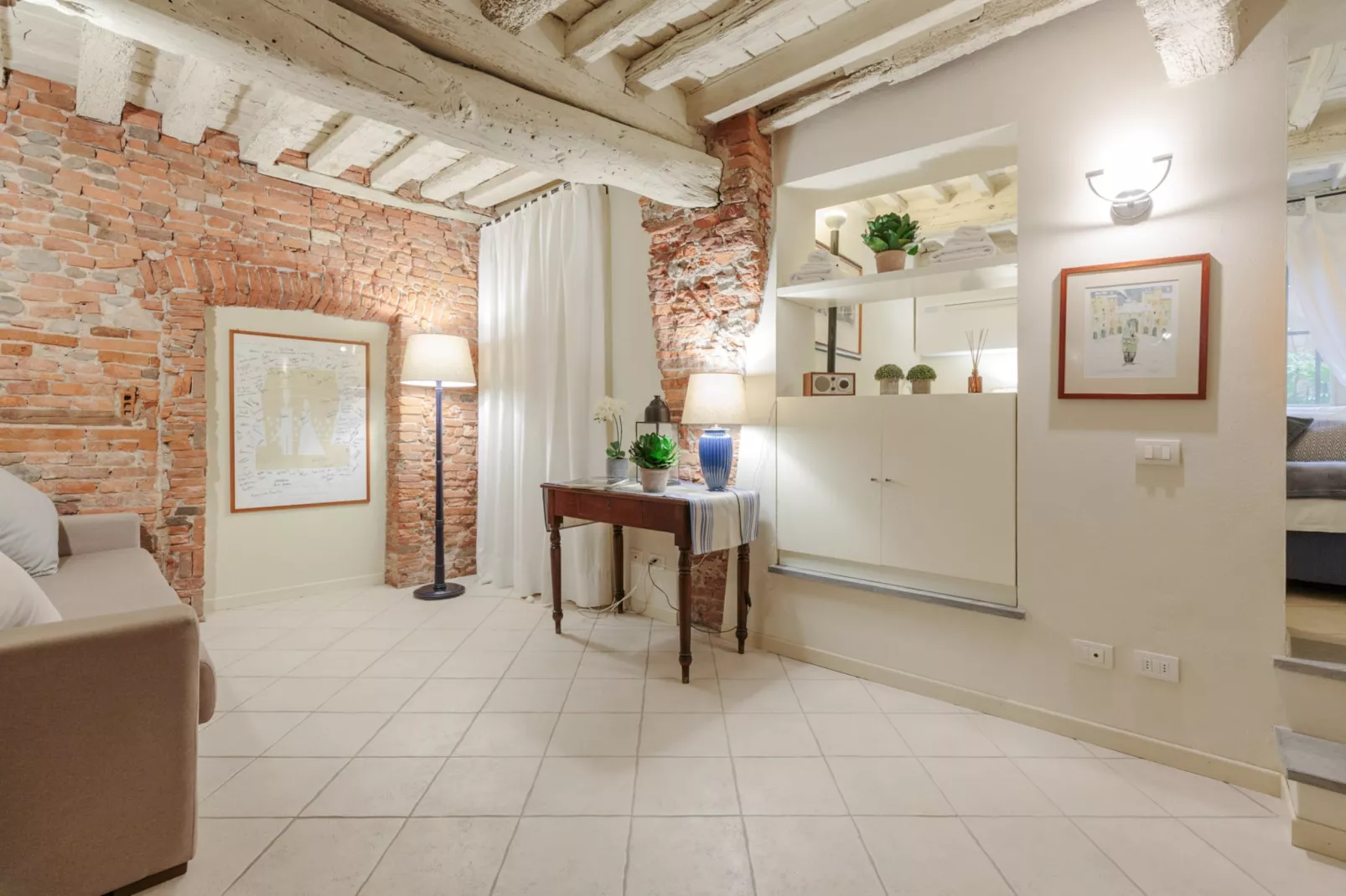 The 1400's Apartment