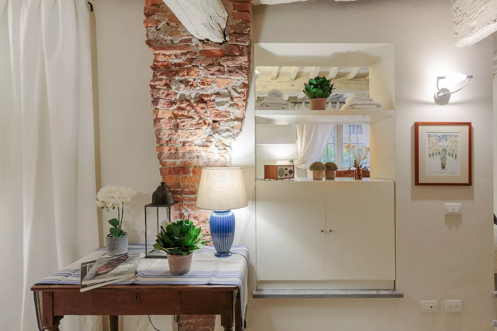 The 1400's Apartment