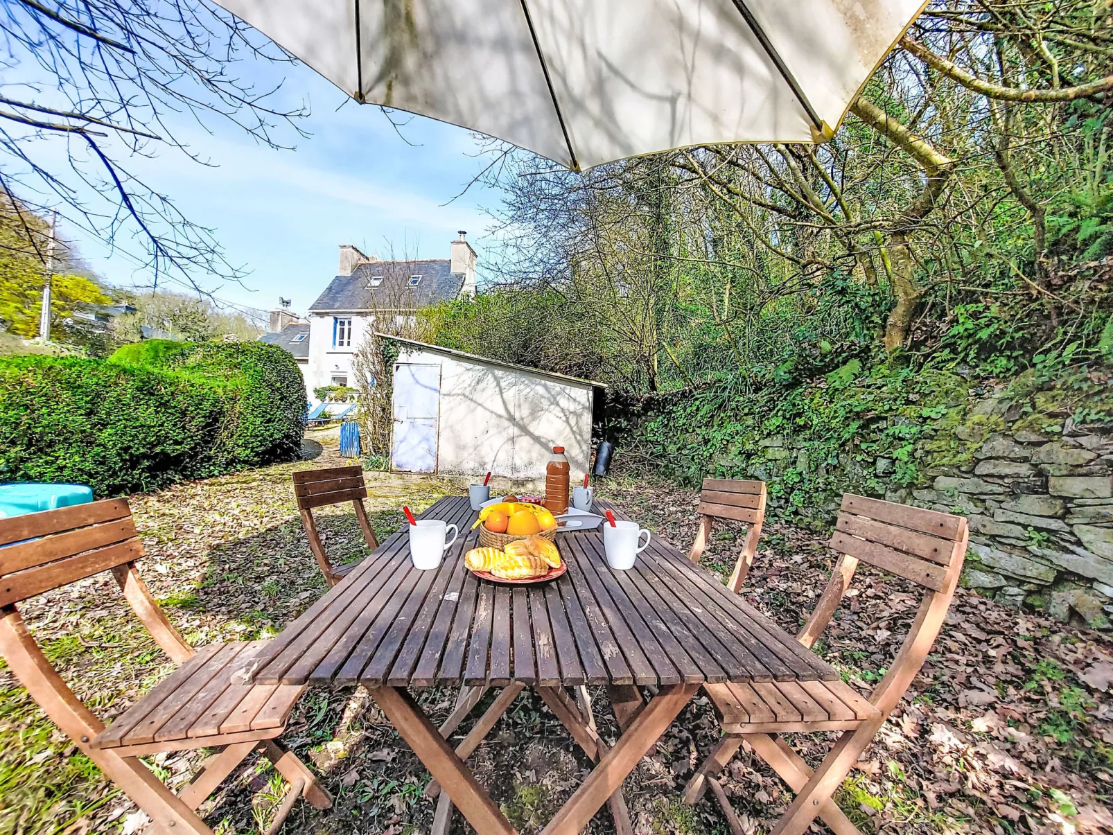 La Chapelle - Outside