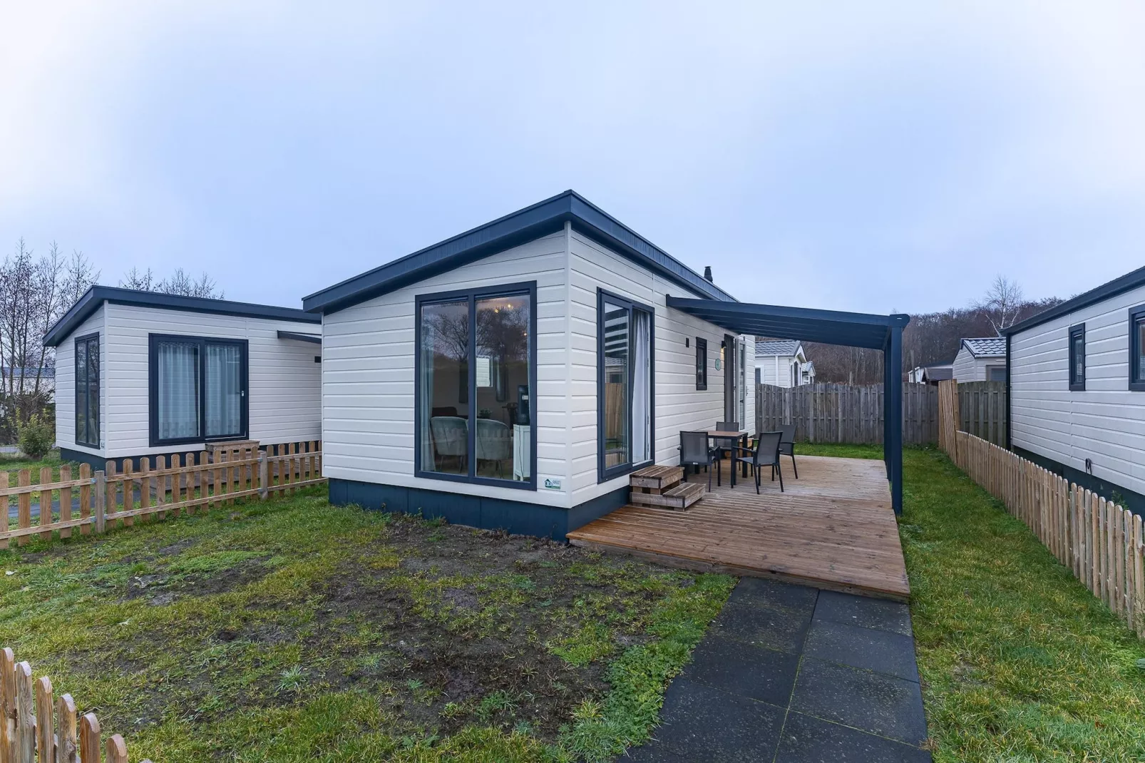 Duinhoeve chalet Schelp - Exterior in summer
