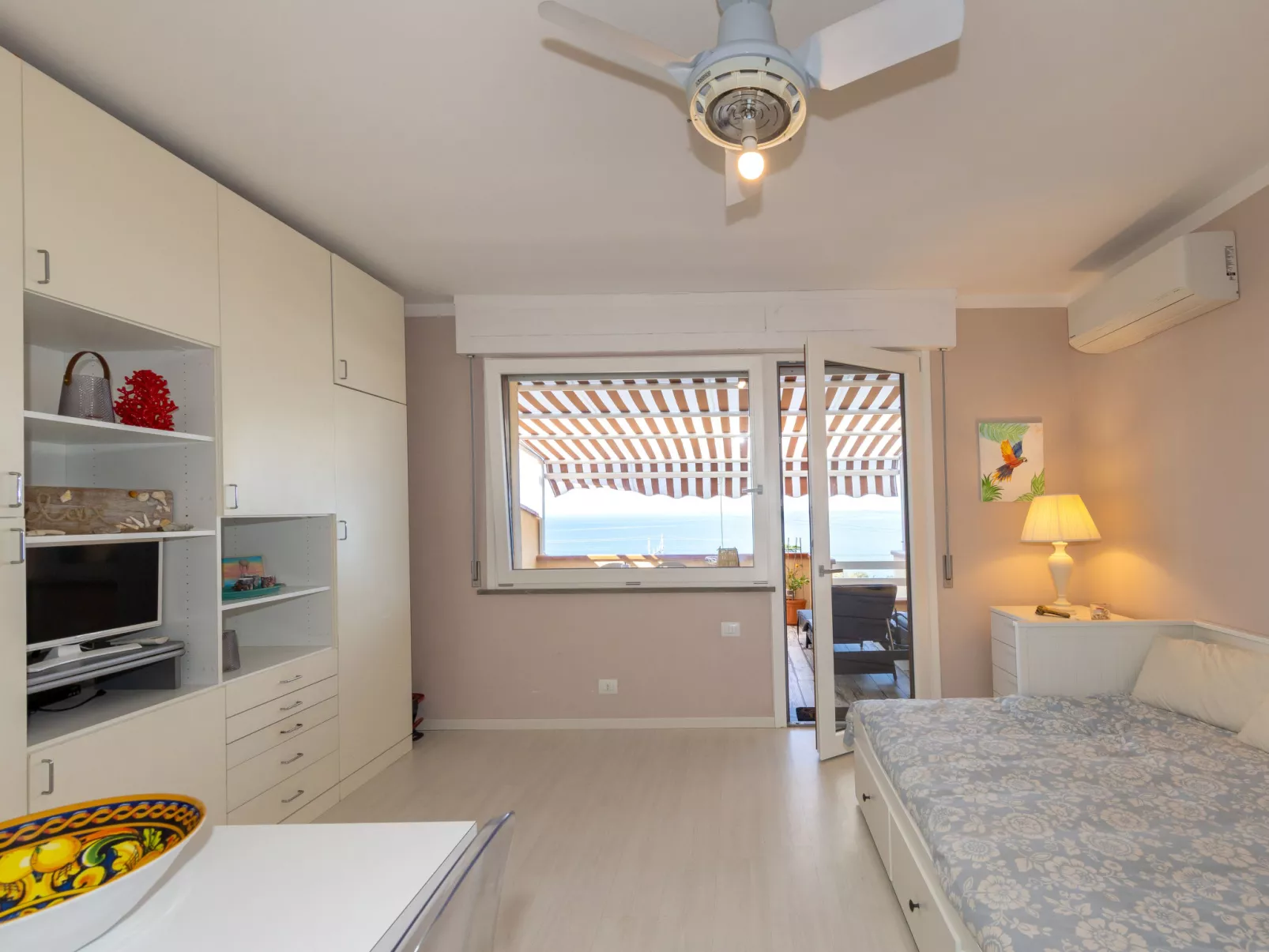 Rosa di sera - Drinnen