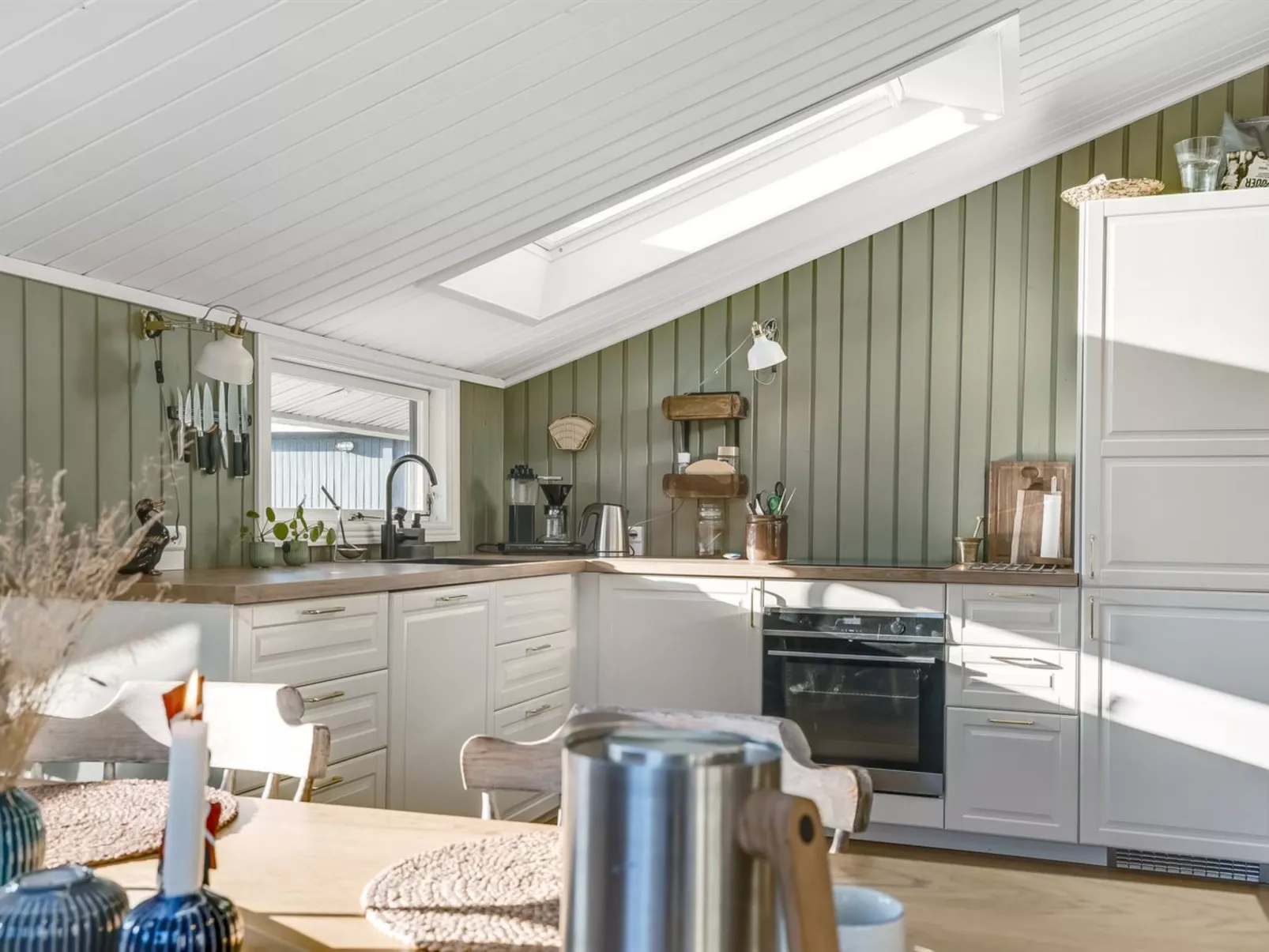 "Bedrija" -  from the sea - Inside