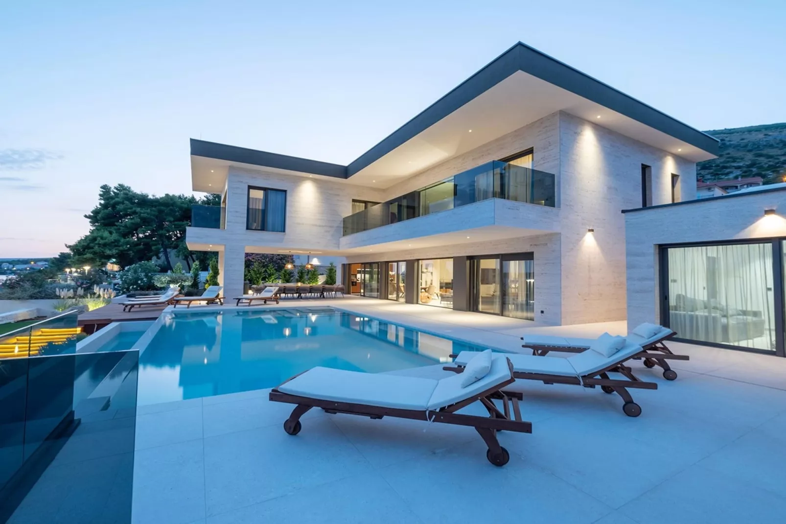 Luxury Beachfront Villa Malia Trogir with Pool - Schwimmbad