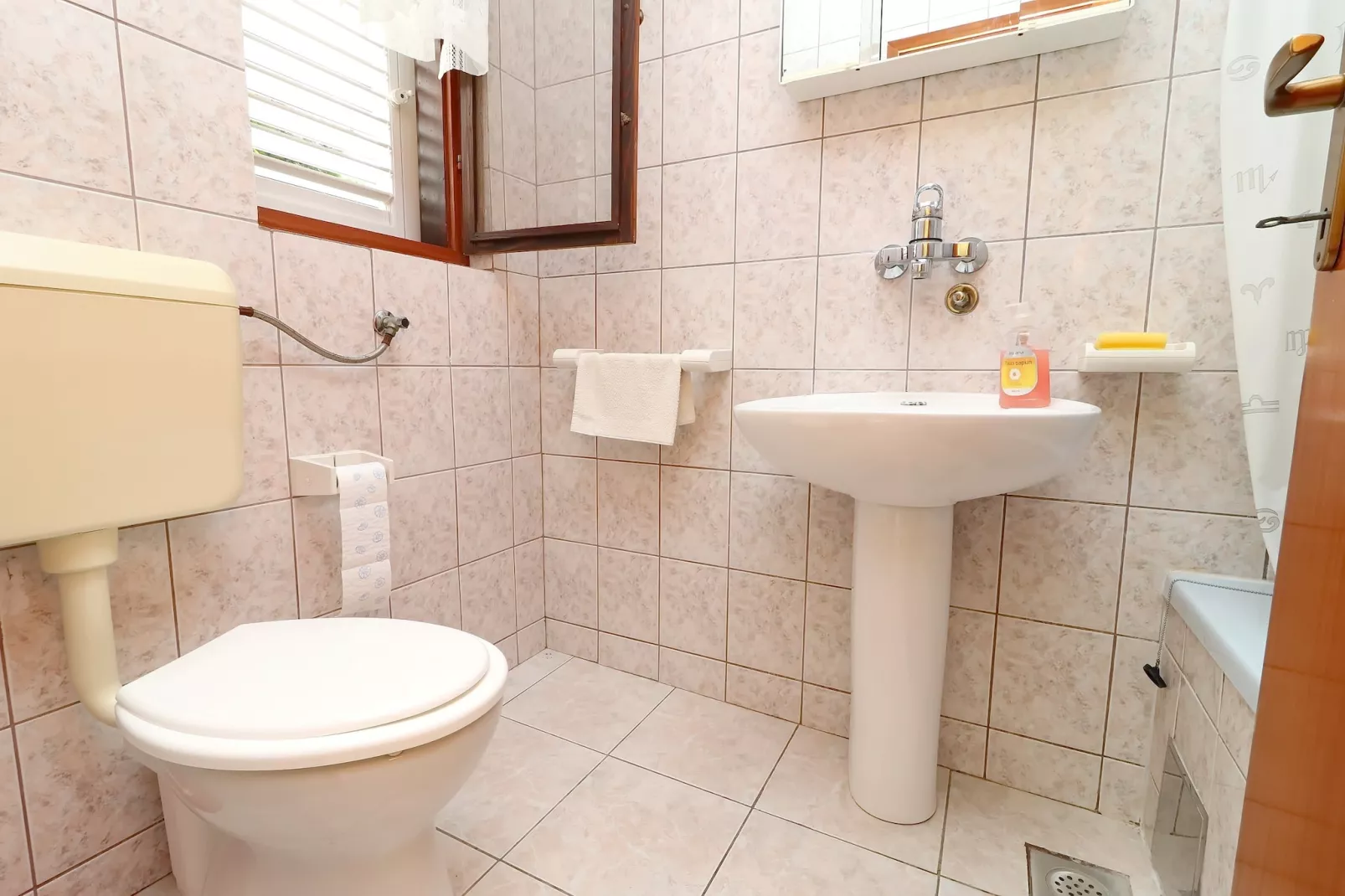 Seaside Apartments Markota - Two Bedroom Apartment  with Terrace and Sea View ( A1) - Badezimmer