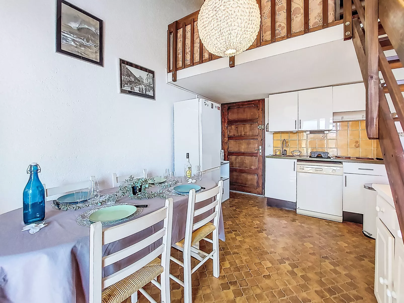 Front de Mer - Inside