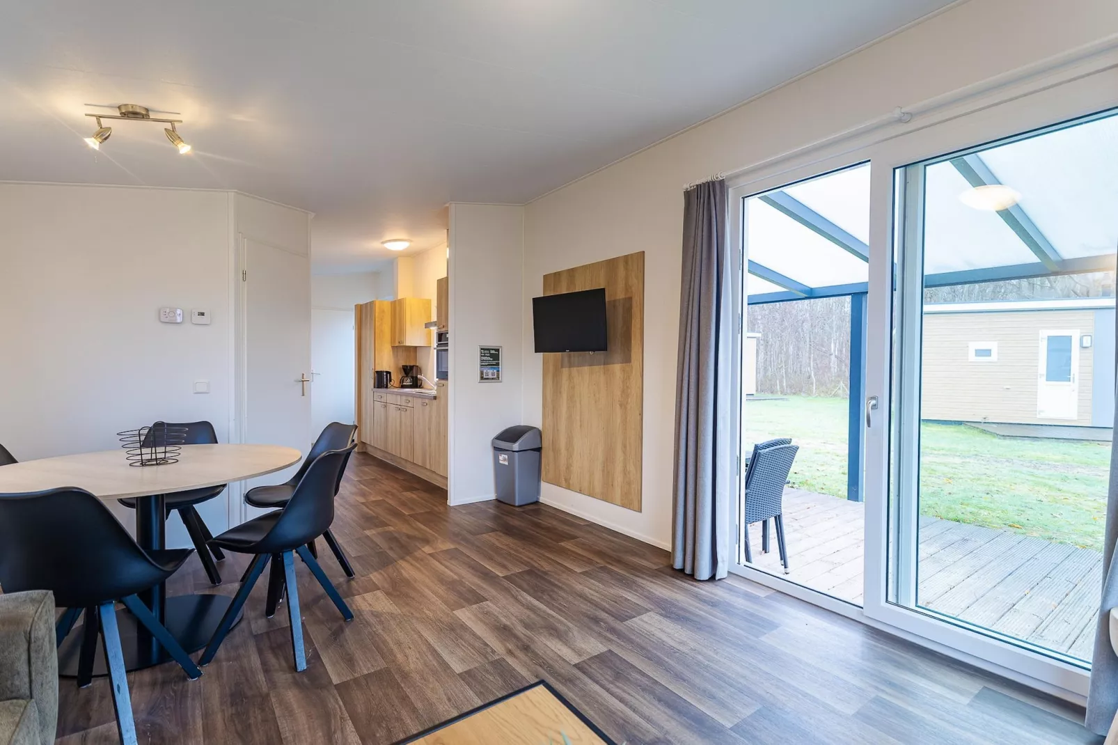 Duinhoeve Chalet Zeeland (huisdier toegestaan) - Dining room