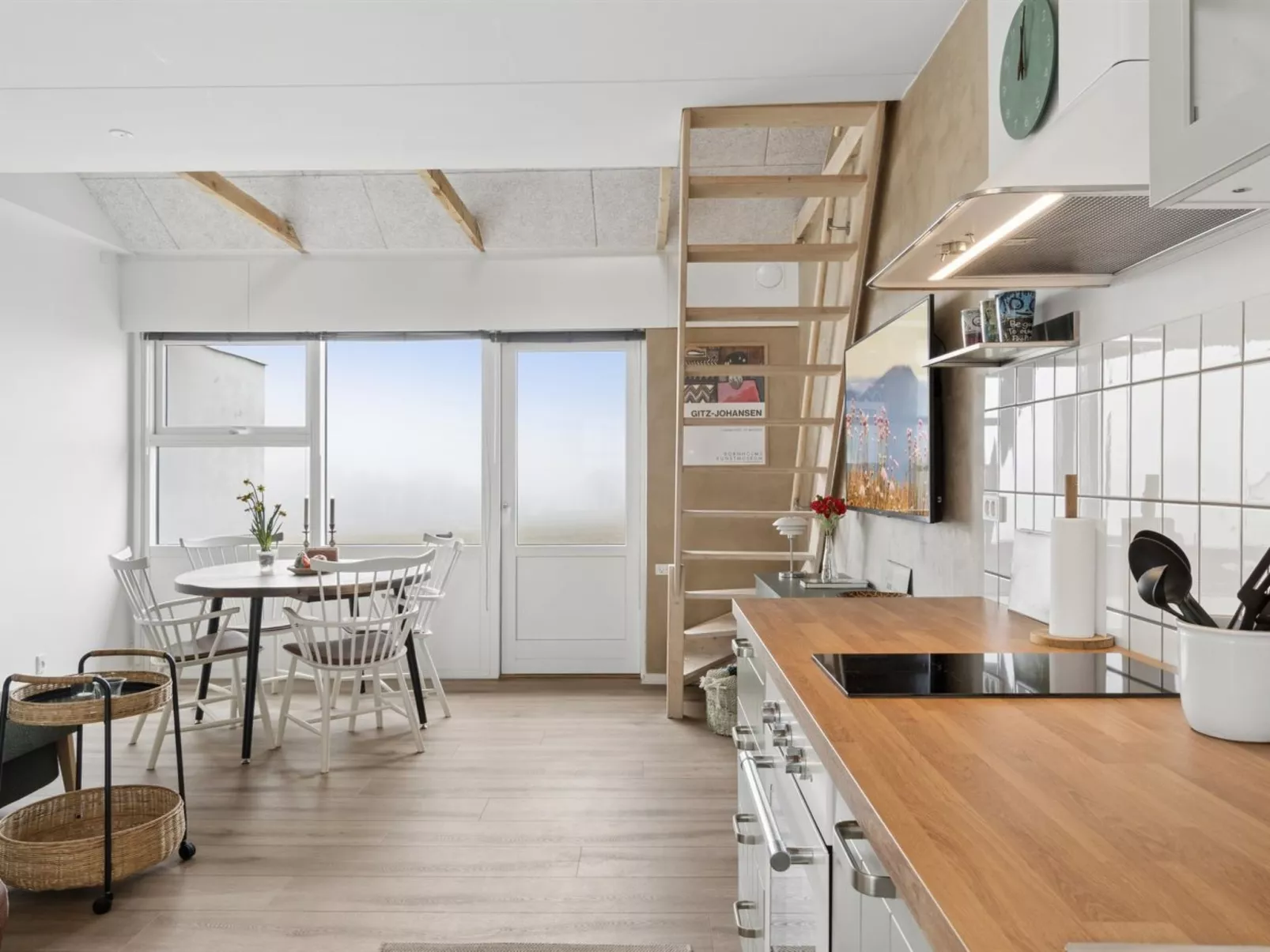 "Roger" - 400m from the sea - Inside