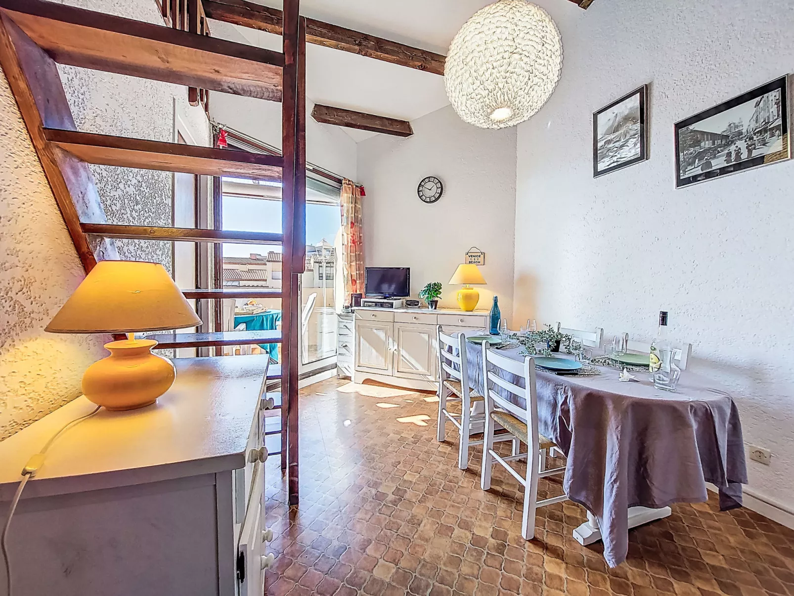 Front de Mer - Inside