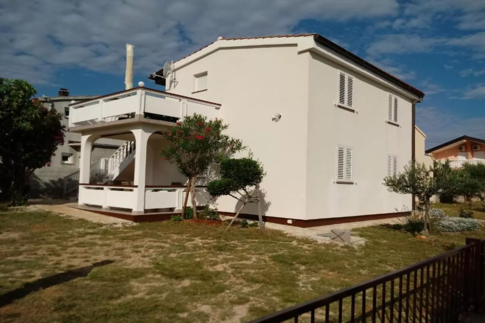 Charming Apartments Dokoza Vir - Two Bedroom Apartment in Ground Floor - Im Freien
