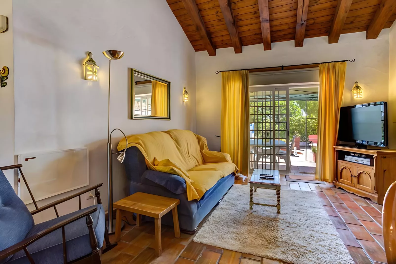 Girassol Apartment in Quinta Velha by GT House - Wohnzimmer