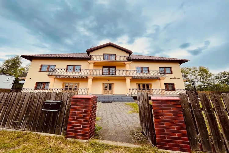 Pokój 4-osobowy Gościniec Mazurski - Exterior in summer