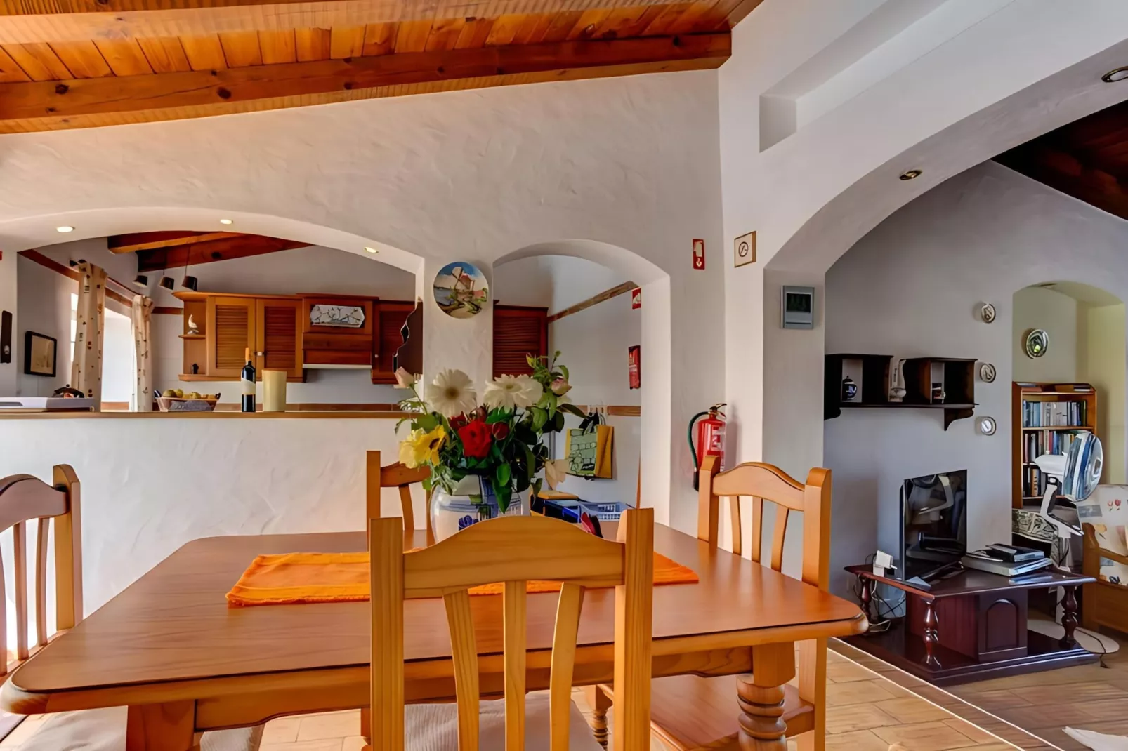 Jacarandá Apartment in Quinta Velha by GT House - Salle à manger