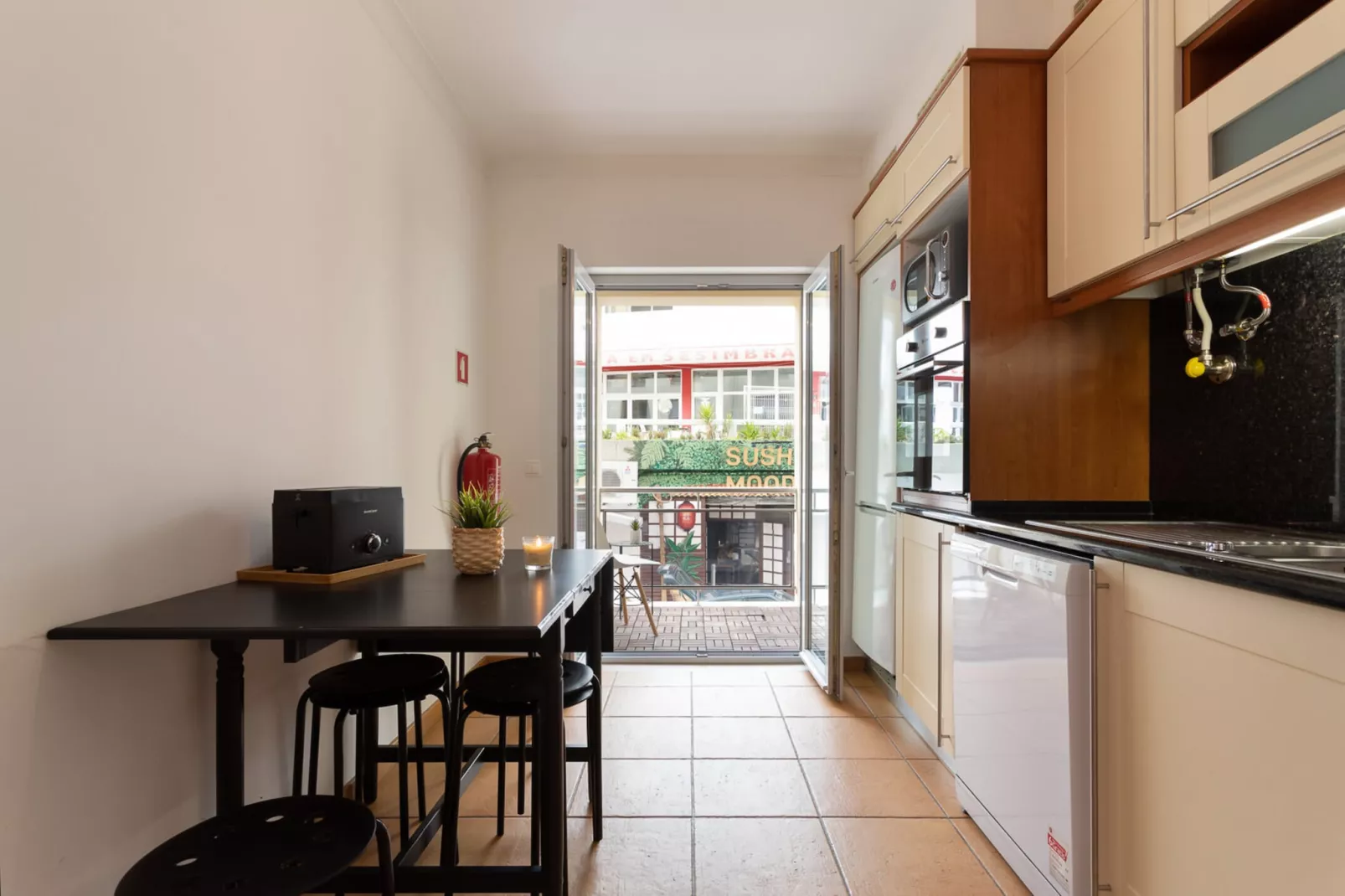 Sesimbra Beach Apartment by GT House - Cuisine